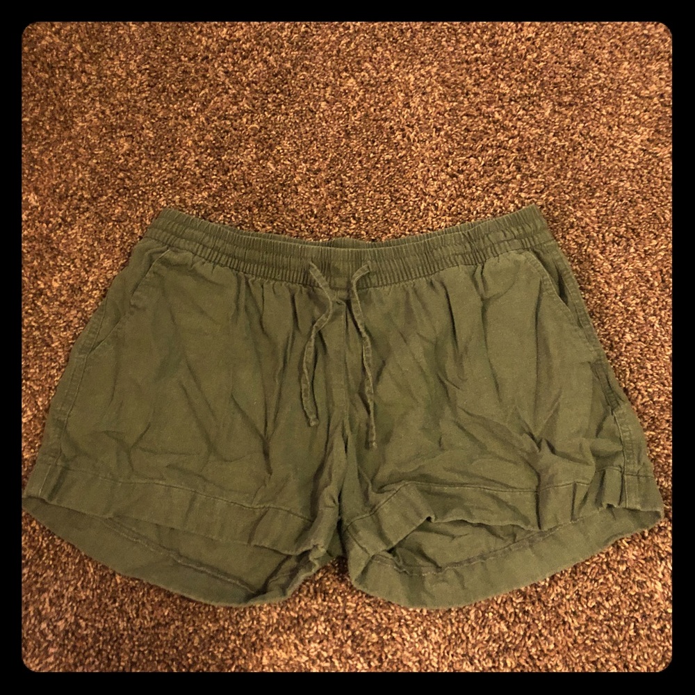 Army green elastic Old Navy shorts